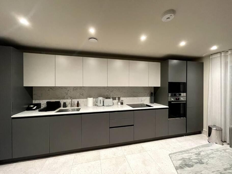 2Br Urban Vista Retreat Chcl F7 Lejlighed Chigwell Eksteriør billede