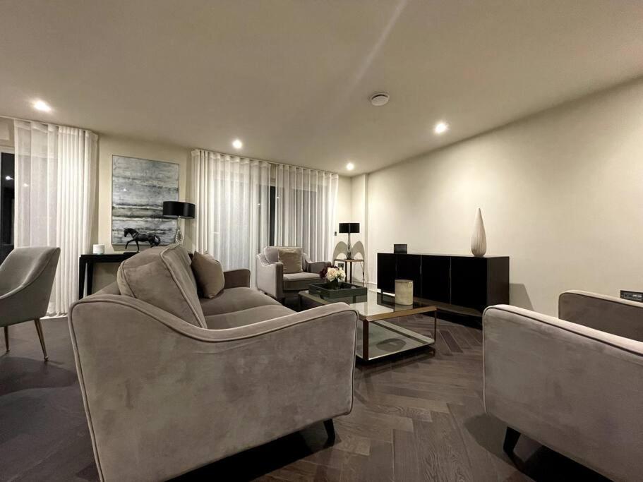 2Br Urban Vista Retreat Chcl F7 Lejlighed Chigwell Eksteriør billede