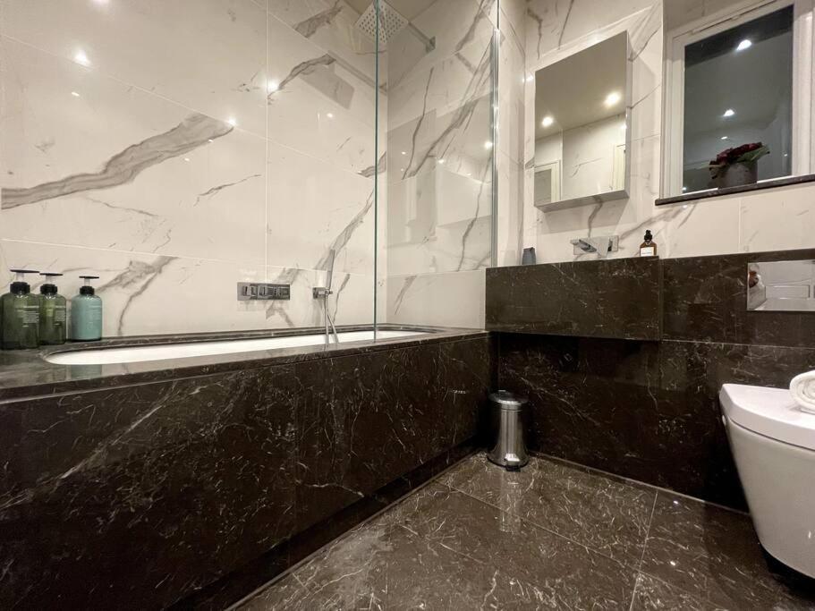 2Br Urban Vista Retreat Chcl F7 Lejlighed Chigwell Eksteriør billede