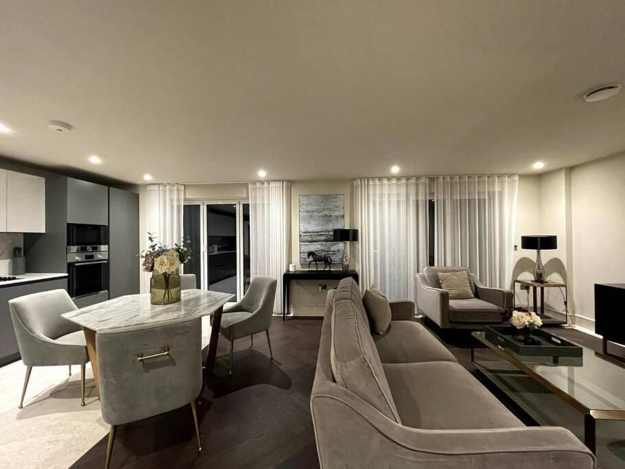 2Br Urban Vista Retreat Chcl F7 Lejlighed Chigwell Eksteriør billede
