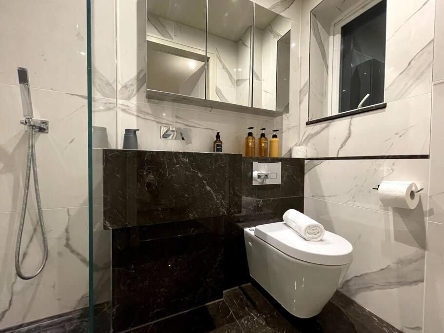 2Br Urban Vista Retreat Chcl F7 Lejlighed Chigwell Eksteriør billede