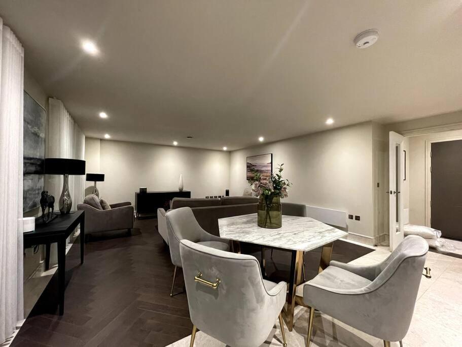 2Br Urban Vista Retreat Chcl F7 Lejlighed Chigwell Eksteriør billede